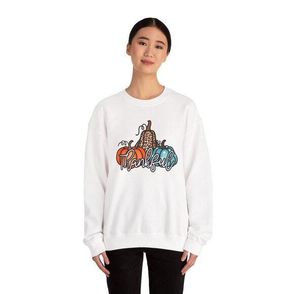 Cozy “Thankful” Fall Sweatshirt – White Crewneck with Pumpkin & Leopard Print - Picture 2 of 2